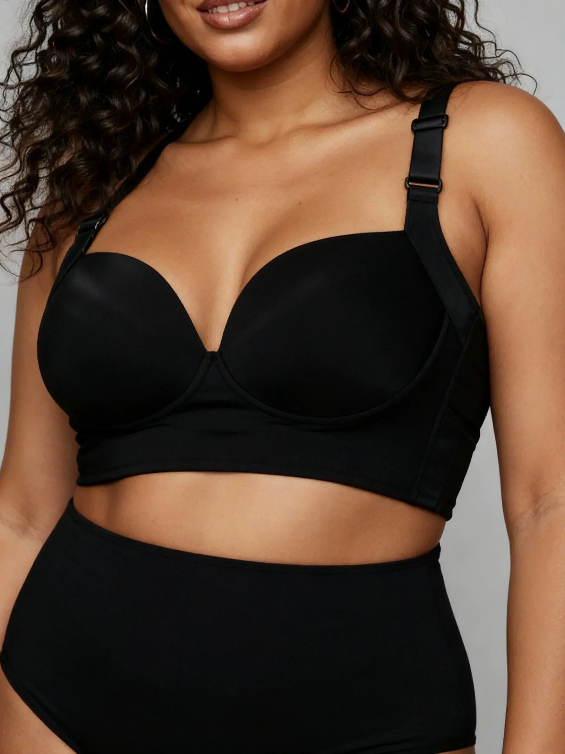 freepik__closeup-shot-studio-photo-of-afroamerican-plus-siz__84148 - ILARIA Intimates