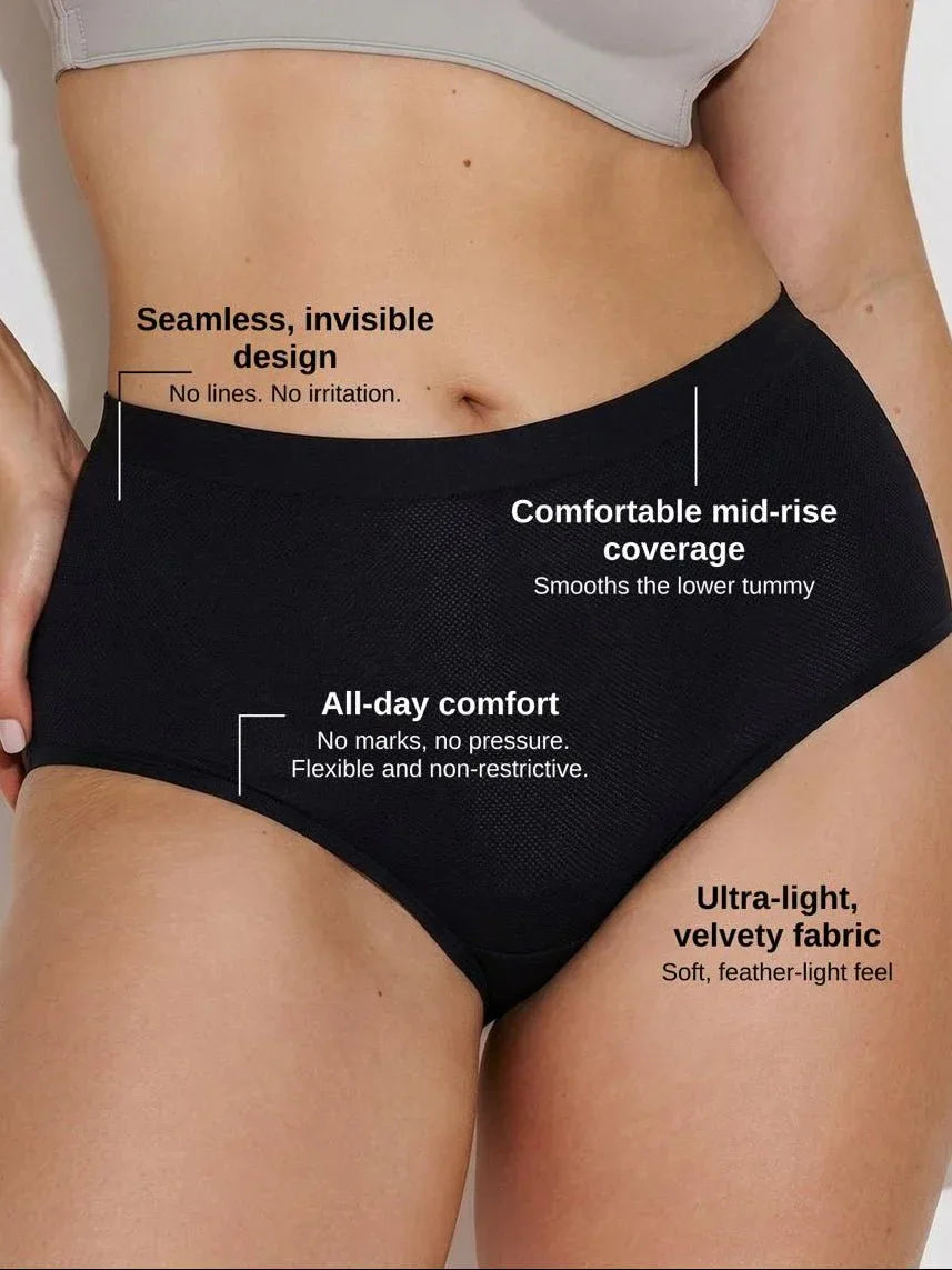 softline-briefs-obsidian-seamless-no-show-panties-with-cotton-gusset-7722229 - ILARIA Intimates