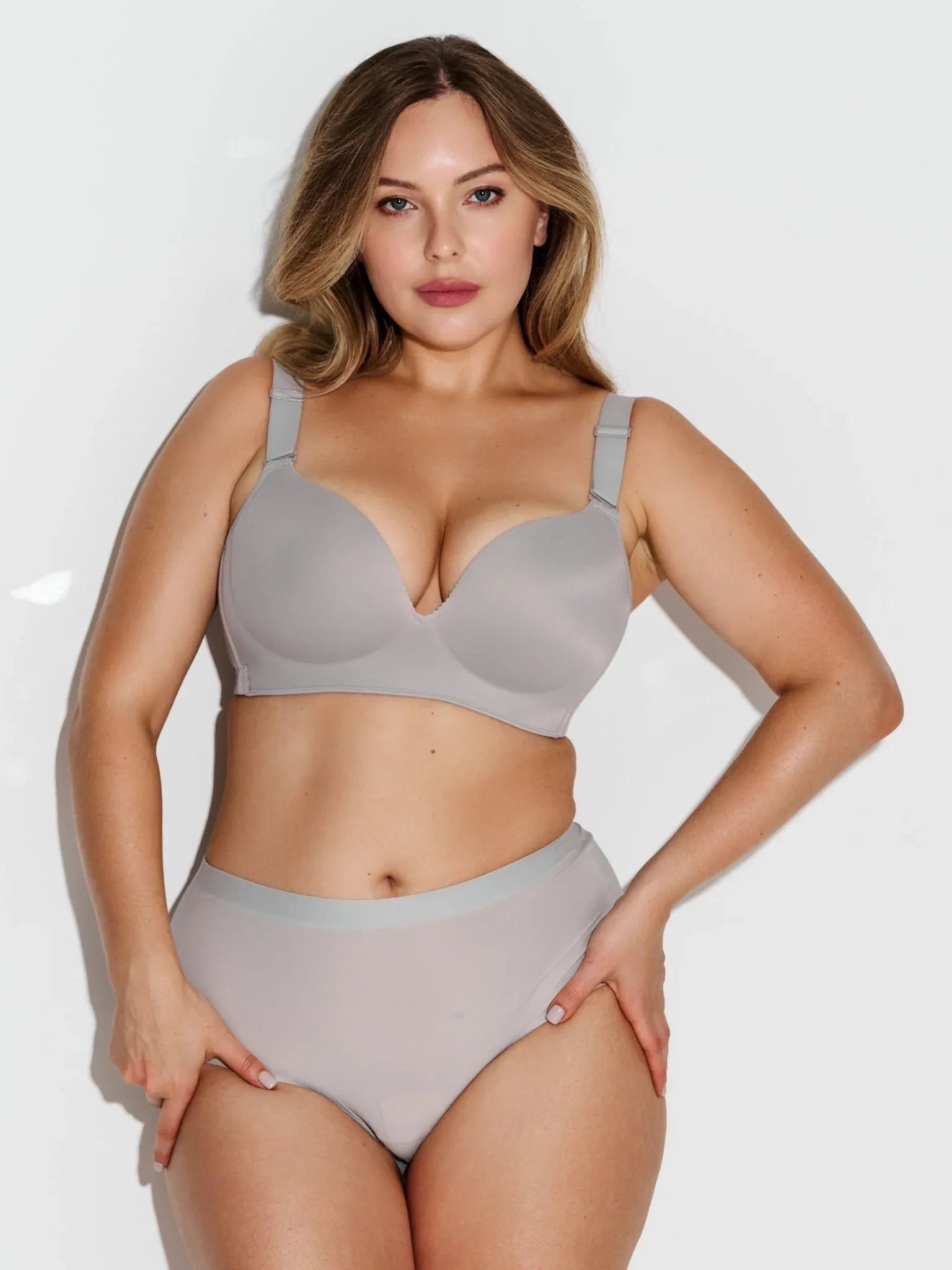 softline-briefs-seamless-no-show-panties-with-cotton-gusset-8800064 - ILARIA Intimates