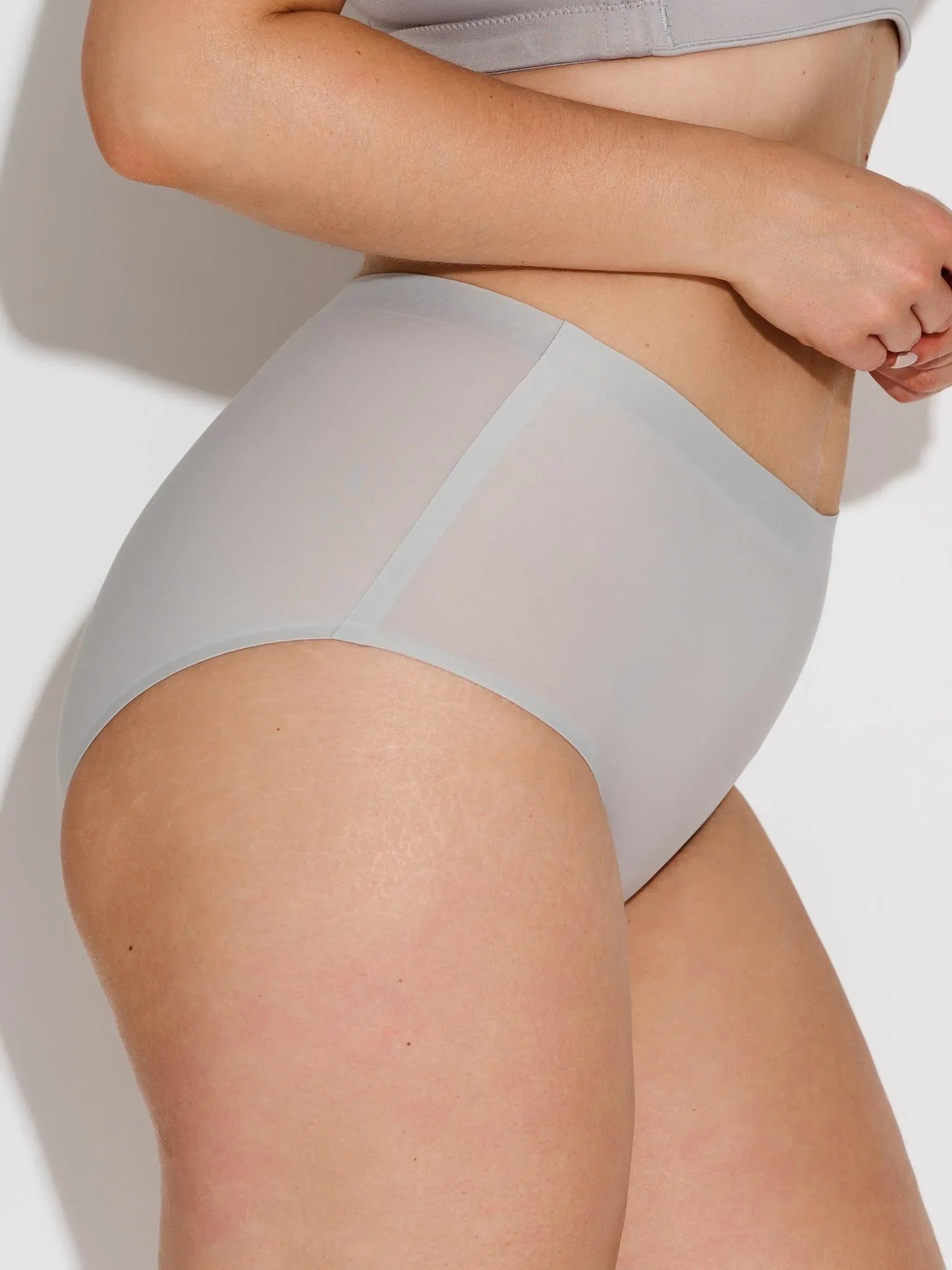 softline-briefs-seamless-no-show-panties-with-cotton-gusset-9389298 - ILARIA Intimates